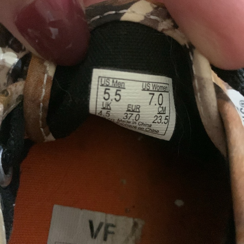 Vans - Picture 6 of 6